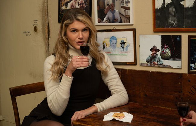 Degustação de vinhos de Bolonha em uma loja de vinhos com um morador local - Foto 2