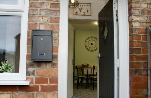 Cosy 2-Bed Home Near St Helens Centre - Free WiFi - Foto 24