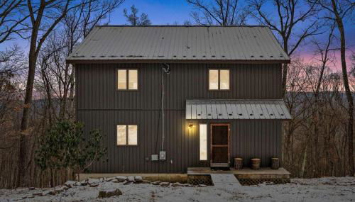 Cozy Mountain Retreat with Hot Tub & Fire Pit - Foto 2