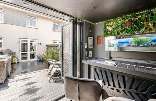 Quayside Home with Seperate Bar and optional access to Beach Hut - Foto 18
