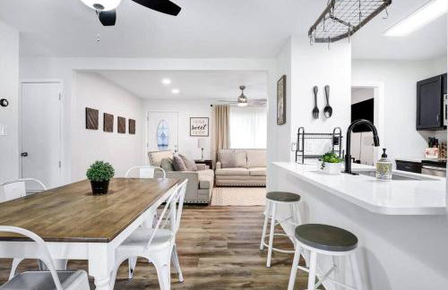 Centrally Located Little Gem - Foto 30