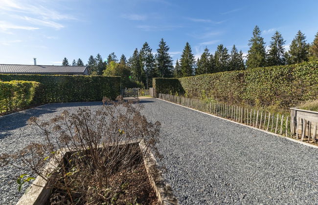 Lush Chalet Near Lake of Butgenbach - Photo 4