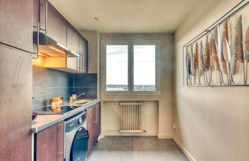 Le Panoramique - Grand T2 métro B Oullins - Foto 19