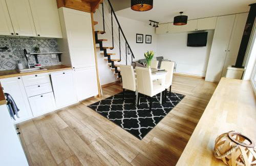 Siedlisko Dwa Żurawie - Uroczy domek nad stawem, z kominkiem, obok konie - Foto 14