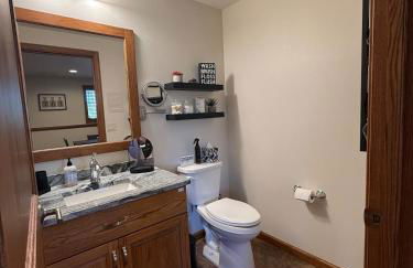 Pet Friendly Fully Furnished 1-Bedroom Oasis - Foto 13