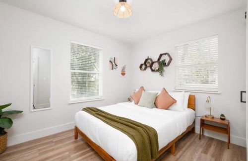 Serene Place Walk to UF Stadium Near Shands & Downtown - Foto 8