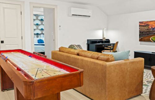 The Gatsby Carriage House Luxe Stay w Game Room - Foto 19