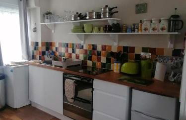 Le Chalet - 2 Bedroom Chalet House sleeps 3 - Foto 5