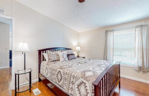 Riverfront Stay Sleeps 6 Deck Firepit Water View - Foto 3