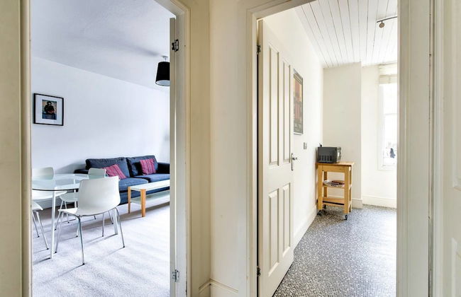 JOIVY Great Location - Lovely Rose St Apt in City Centre - Photo 21