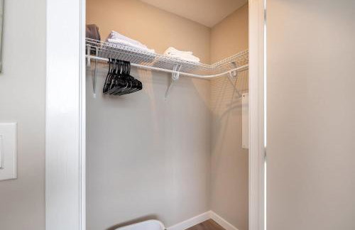 Gorgeous Apt w Harbor Views & Gym - Foto 14