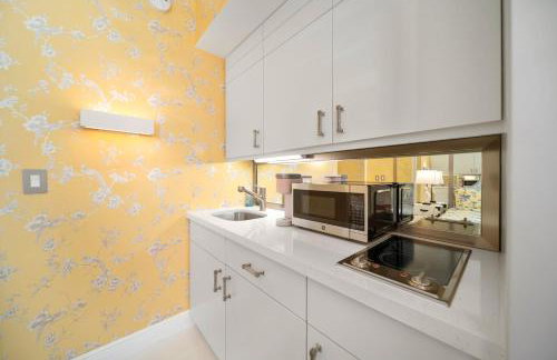 Renovated studio in the heart of Palm Beach - free parking, security box - Photo 11