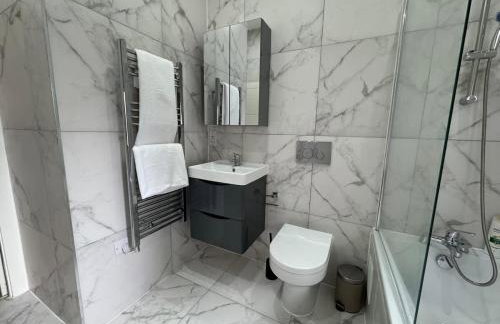 1BR Flat By Charles Richardson ltd Vacation Rental Ideal For Business Relocators Couldson - Foto 11