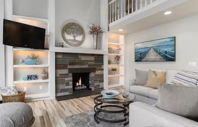 The Luxe Lake House - Photo 10