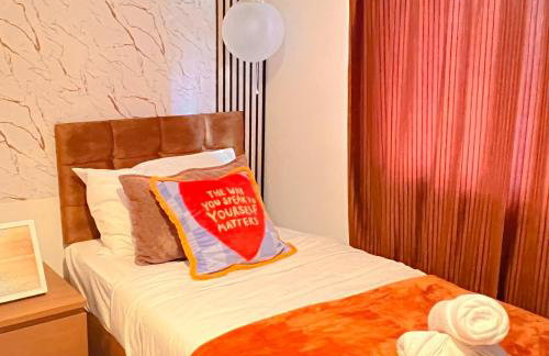 Luxe Smart Home - Basildon Serviced Accommodation - 7 Mins Walk To Basildon Town Centre, Hospital & Train Station - Foto 7