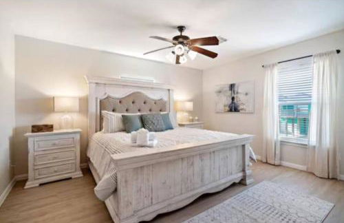 Beach house with large deck and patio - Foto 17