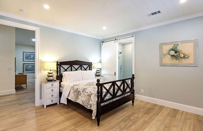 Tuscan Vacation Rental. Stylish 3-Bedroom Getaway Near Vanderbilt Beach Enjoy a Private Pool, Spacious Layout, and Modern Comforts Perfect for Families, Groups, and Pet-Friendly Stays - Foto 5