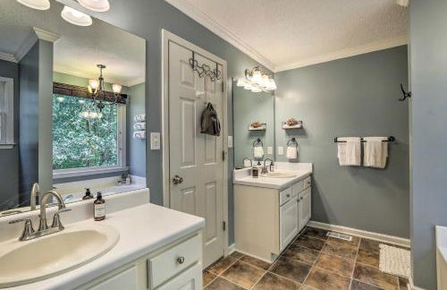 Peaceful Dallas Home with Deck and Charcoal Grill - Foto 16