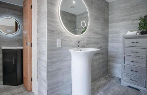 Suite 10 - Sleeping Giant Hotel - Pen Y Cae Inn - Foto 19