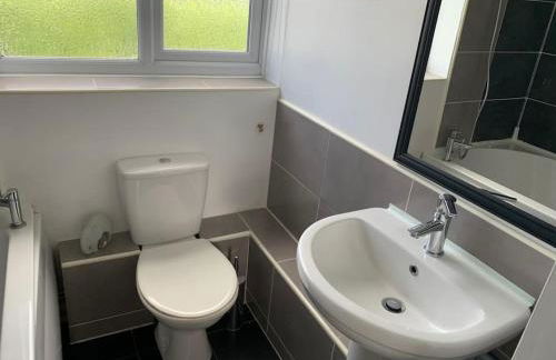 1 Bedroom annex, private bathroom, peaceful area - Photo 12