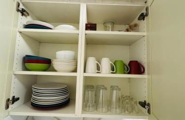 Modern Boho 3BR Duplex Escape with Pool & King Bed Near Beach - Foto 22