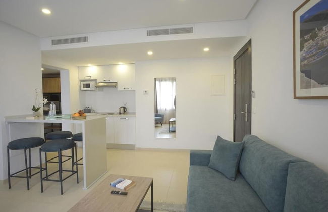 Maia Hotel Suites - Photo 42