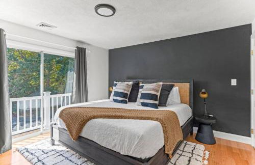 Walk to the Beach - Modern Home with FirePit and Bikes - Foto 13