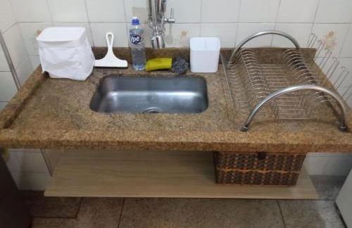 Apto frente ao mar, ar cond. frio e Wi-Fi - Foto 28