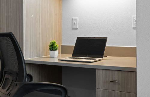 Luxurious New Unit 1Bd1Ba Pool Golf Sim - Foto 5