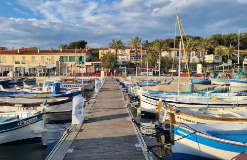 Élégant Studio au calme 2mn mer Wifi Clim Terrasse parking - Foto 21