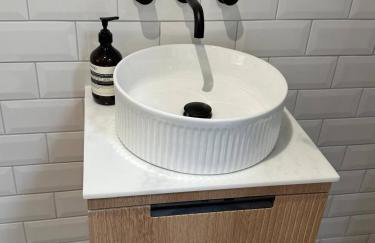 Bridge House Modern Comfort in Historic Stone - Foto 15