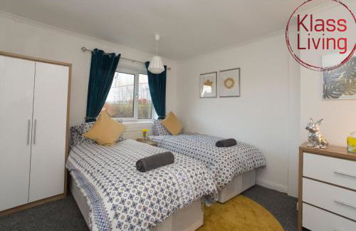 Two Bedroom House by Klass Living Serviced Accommodation Hamilton - Kenmar House With Parking & WiFi - Foto 17