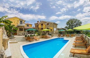 Villa Karlici - Photo 1