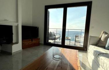 The Yacht House - Photo 28