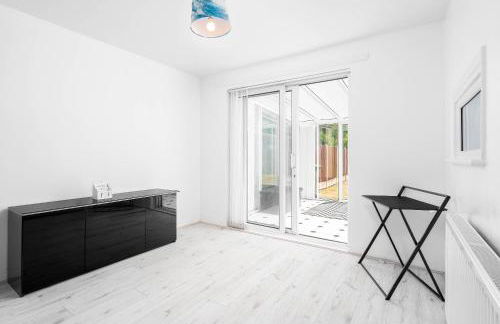 Modern 4 bedroom home ideal for Contractors, Groups and families ,FREE parking for multiple vehicle's - Foto 26