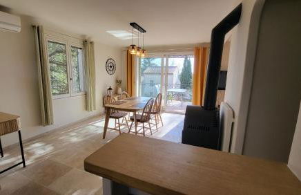 Maison avec piscine chauffée, centre village - Foto 16