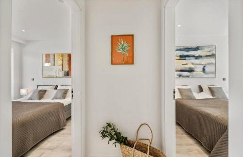 2-Bedroom Beachside Apartment with Pool & Parking - Foto 16