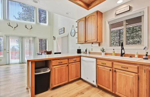 Cascade Cabin Mountain Getaway with Private Beach - Foto 18