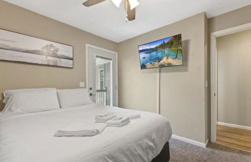 6bedrooms, ramp boat dock slips water toys, nice cove area - Foto 20