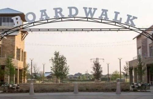 Bedroom with 3.5-Bathroom near Golf Course! - Photo 30