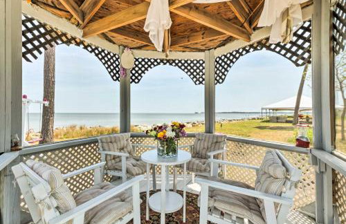 Oceanfront White Stone Cottage w/ Private Beach! - Photo 25