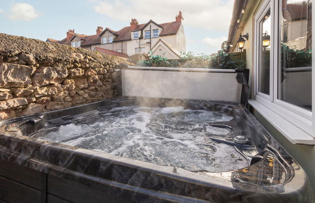 Host Stay The Keep - Photo 1