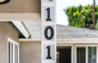 Adorable 2BR-2BA House with EV & Free Parking and Family Friendly in Los Angeles - Photo 60