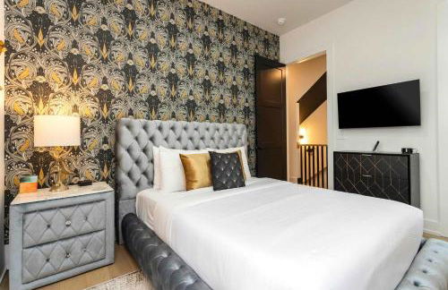 Rooftop Deck Hot Tub Fire pit Sleeps 10 - Foto 32