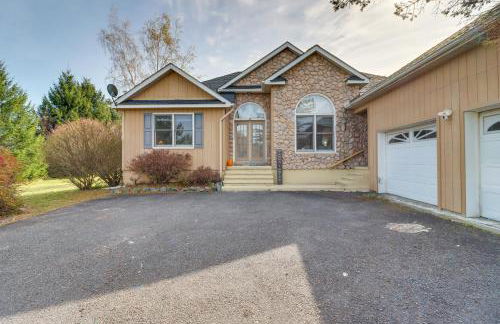 Hot Tub, Sauna and Game Room Spacious Poconos Gem! - Foto 32