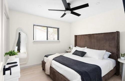 Luxury Zilker Home Pool Hot Tub and 2 Kitchens - Photo 61