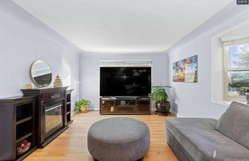 Sunny Beach House of Olde Town Arvada - Foto 2