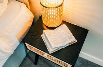 Stylish 2 Bed City Centre Apartment with Parking - Photo 34