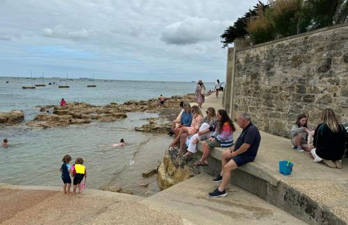 Trafalgar, lovely ground floor flat with outside patio garden, minutes walk to seafront - Photo 29