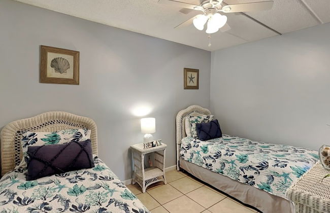 Ocean & Racquet by Distinctive Beach Rentals - Photo 8